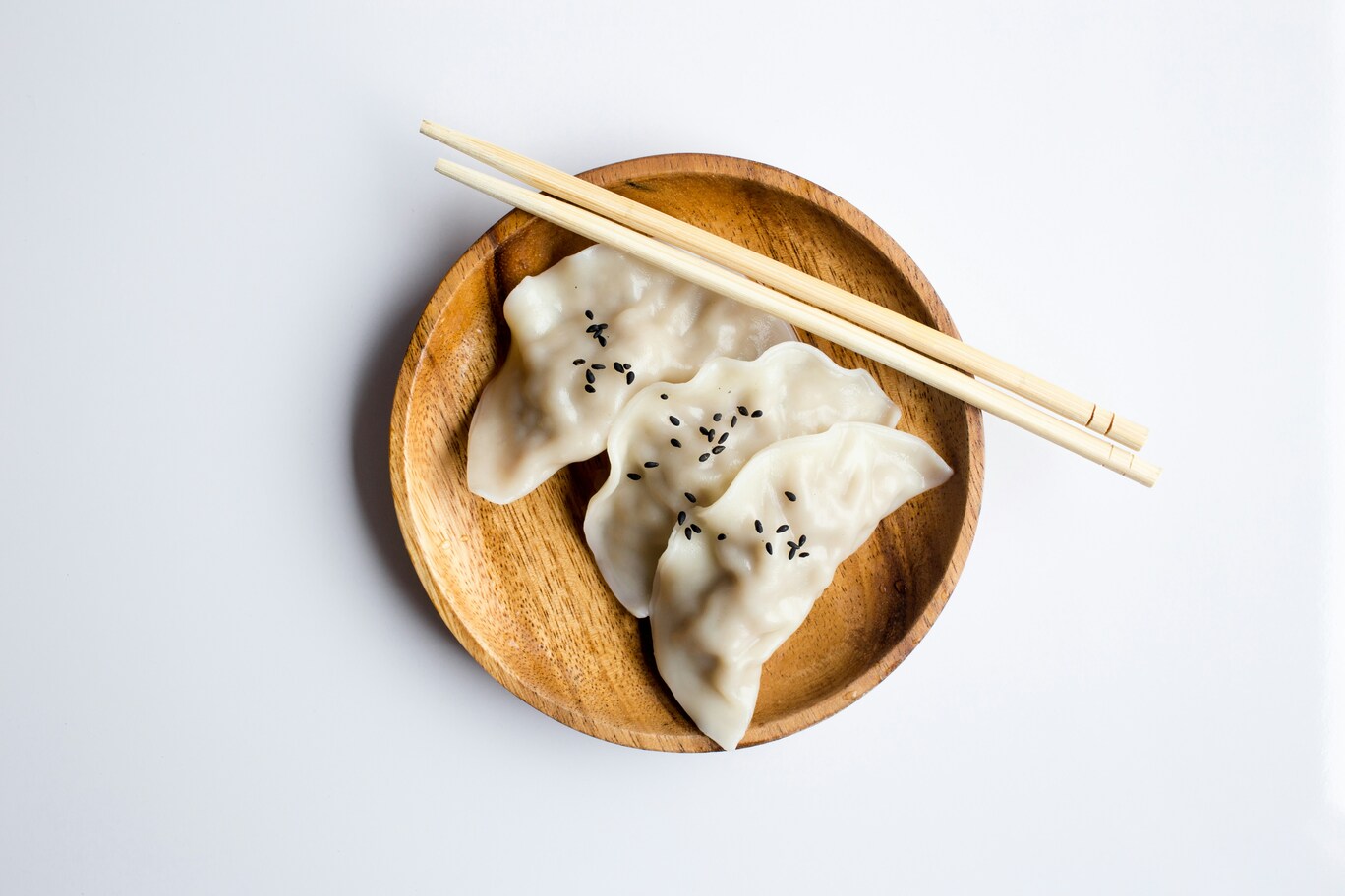 charlesdeluvio-D-vDQMTfAAU-unsplash Golden Hour Food Photography: A garnish drop captured mid-air for dynamic food styling
