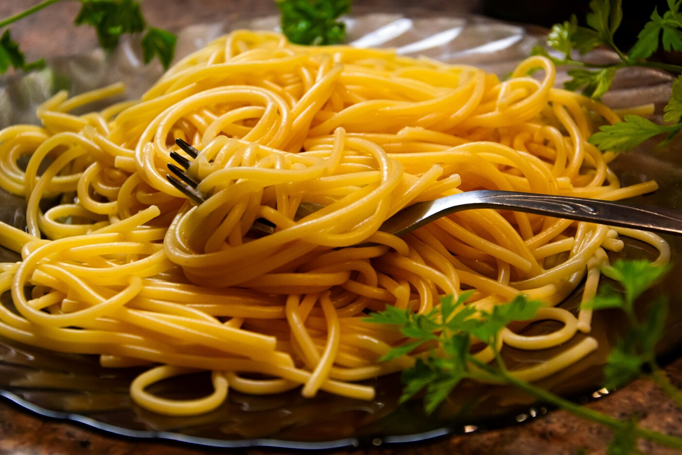 christine-sandu-Nx3OCfnRit8-unsplash Golden Hour Food Photography: Glossy noodles highlighted by soft evening light